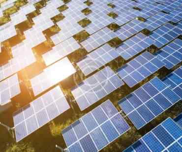 Who does wind turbine maintenance?